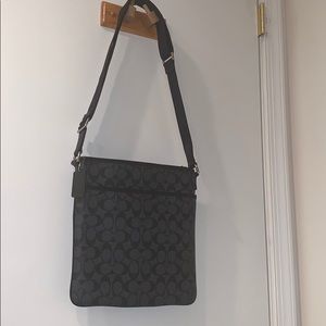 Coach Signature Canvas Crossbody Bag